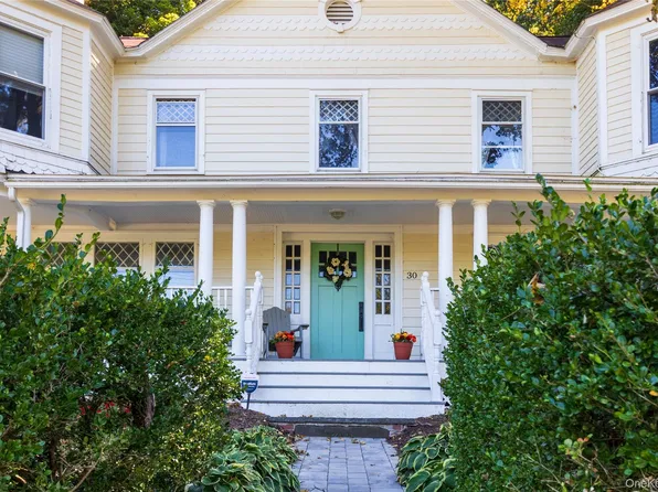 30 Old Post Road, Red Hook, NY 12571