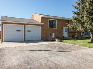 420 Maple Dr, Mapleton, ND 58059