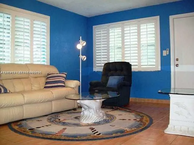 1007 N 19th Ave #19 — Photo 5
