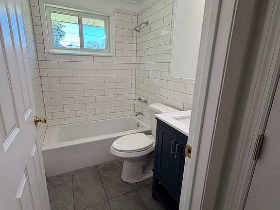 Main bathroom