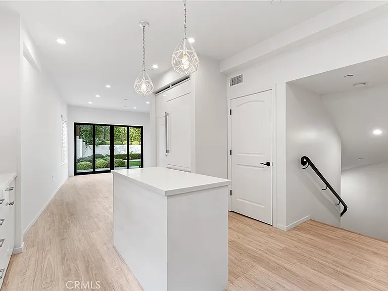 913 N Hilldale Ave #3 — Photo 5
