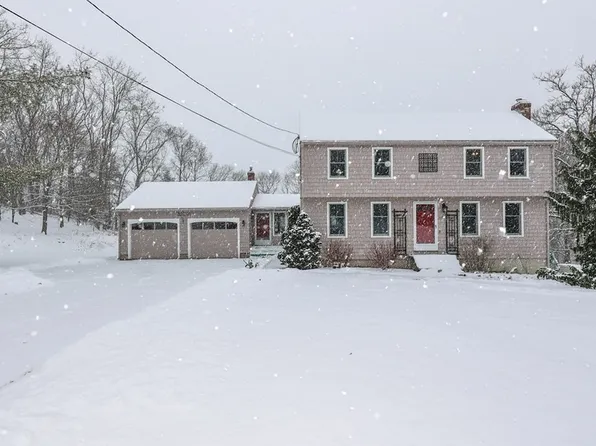 107 Lexington Rd, Dracut, MA 01826