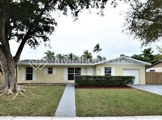 18114 SW 92nd Ct, Palmetto Bay, FL 33157