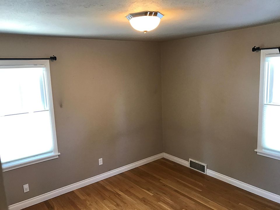 2nd image of 114 W 26th Ave