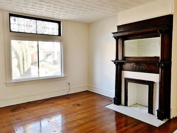 4th image of 5704 Wellesley Ave #1