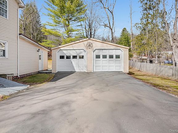 4th image of 11 Gale Road