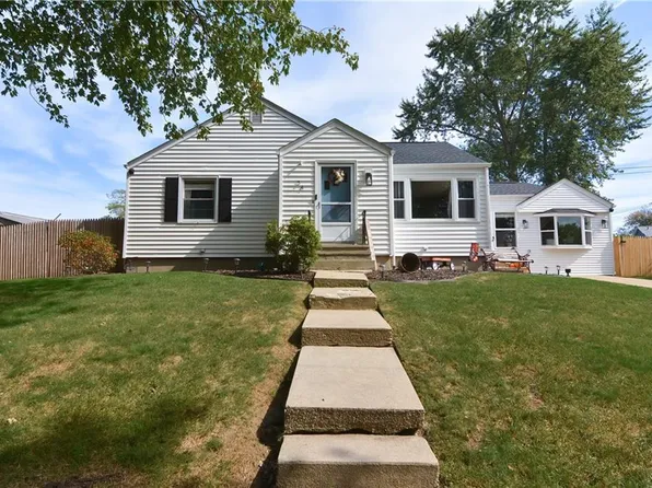 34 Spring Green Rd, Warwick, RI 02888