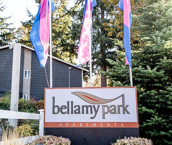 Lakewood Apartments - Bellmary Park Apartments - Sign