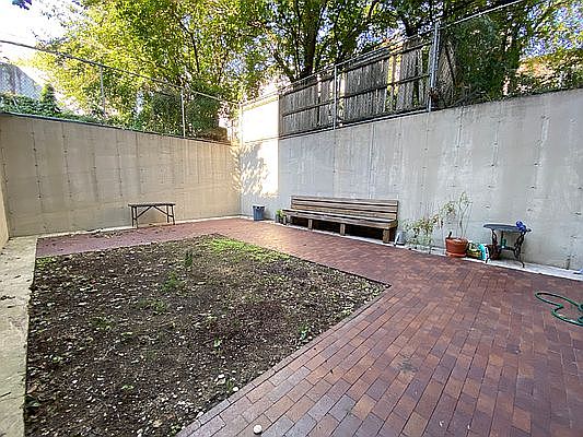 1st image of 183 Humboldt St APT 1