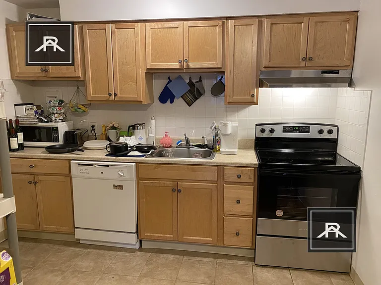 237 Kelton St #32 — Photo 1