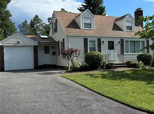 23 Ledgewood Dr, Cranston, RI 02920