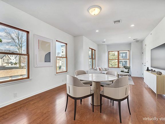 2nd image of 18 Baldwin St #3C