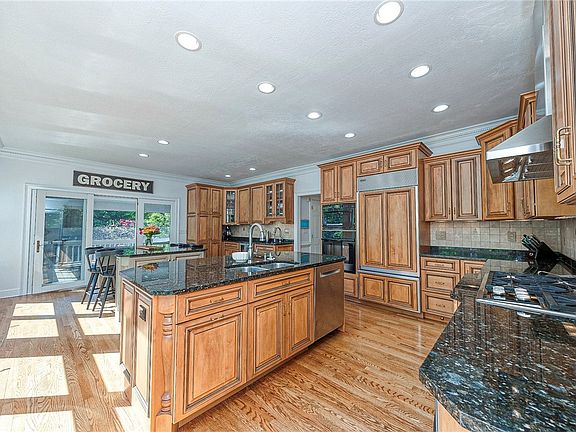 2nd image of 217 Pine Grove Ct
