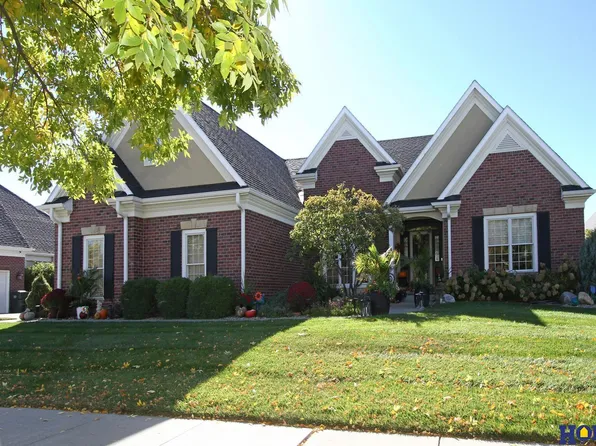 8421 Augusta Dr, Lincoln, NE 68526
