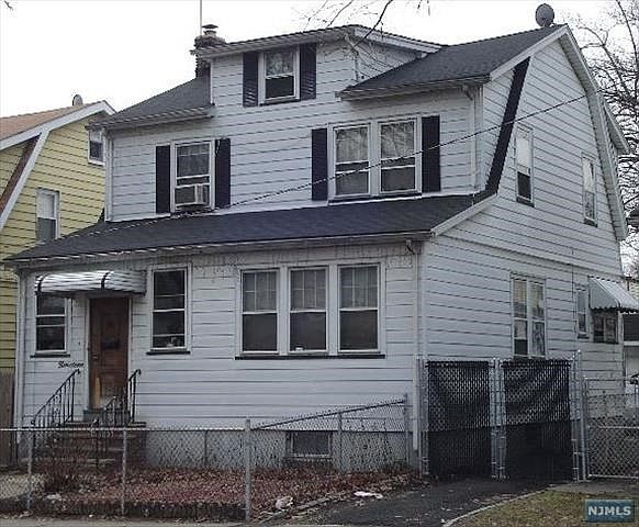 1st image of 19 Tremont Ave