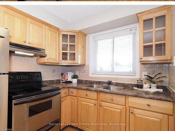 5th image of 86 Overlea Cres