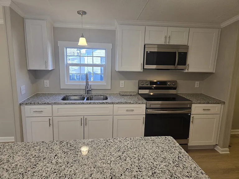223 E Park Ave — Photo 5