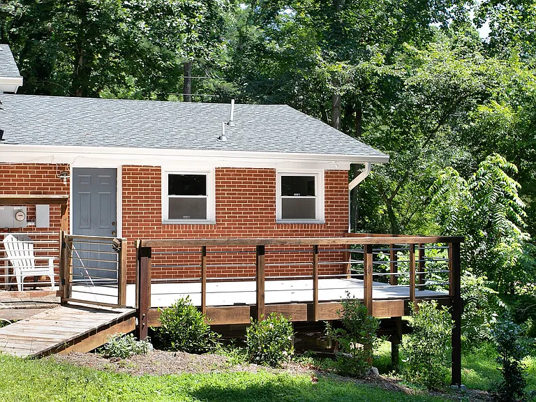 433B Northside Dr — Photo 14