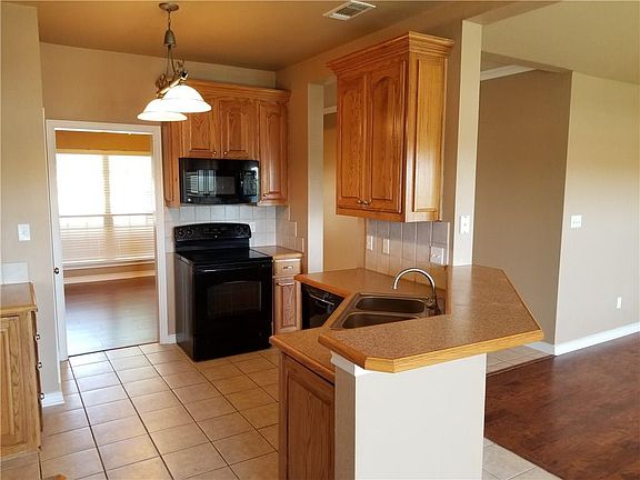 5th image of 412 E North Creek Dr