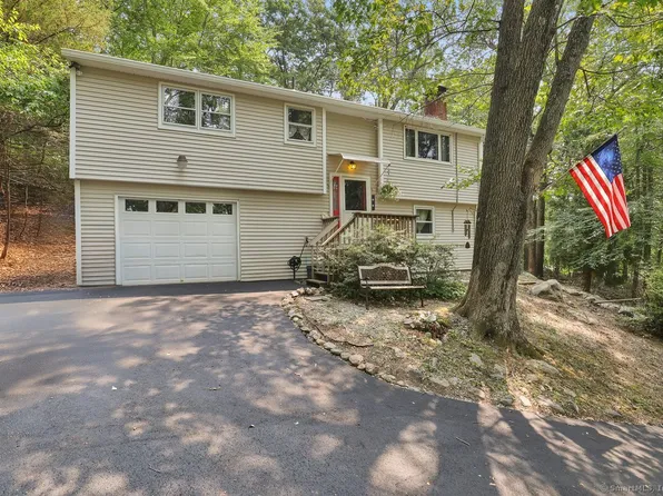 74 Whalehead Road, Ledyard, CT 06335