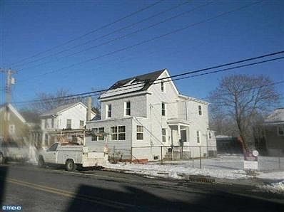 2nd image of 219 Sharp St N