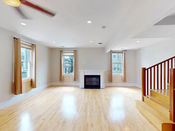 538-540 E 8th St Unit 2, Boston, MA 02127