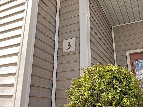 5th image of 315 Old River Rd Unit 3