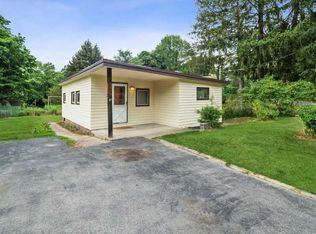27 E Dorsey Ln, Poughkeepsie, NY 12601