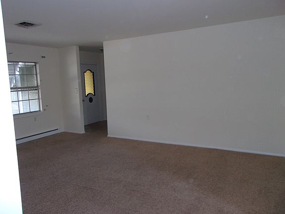 4th image of 128D Farrington Ct