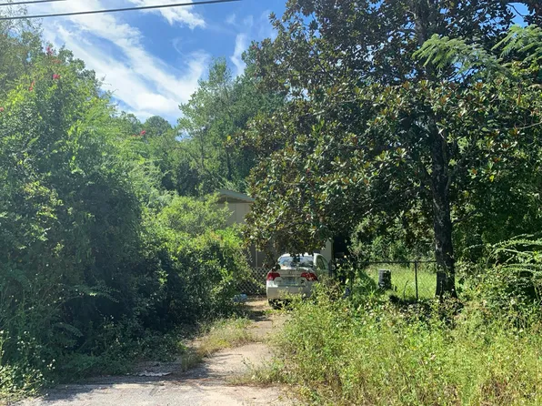 5369 Black Gate Rd, Milton, FL 32583
