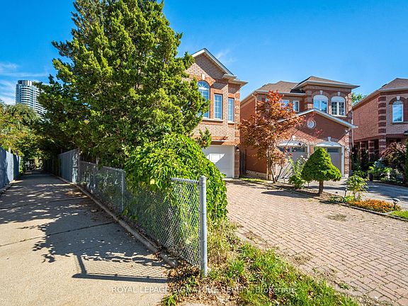 3rd image of 306 Cossack Ct