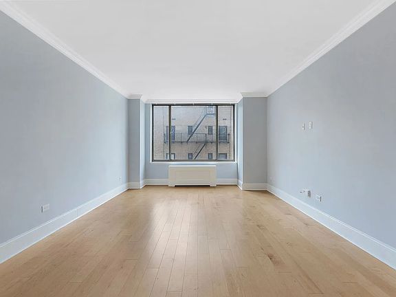 5th image of 308 E 72nd St APT 6E