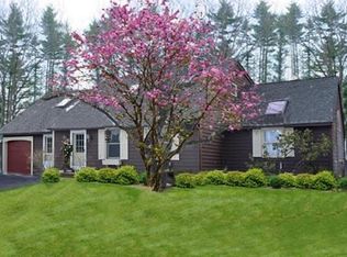 3 Old Stage Rd, Hatfield, MA 01038