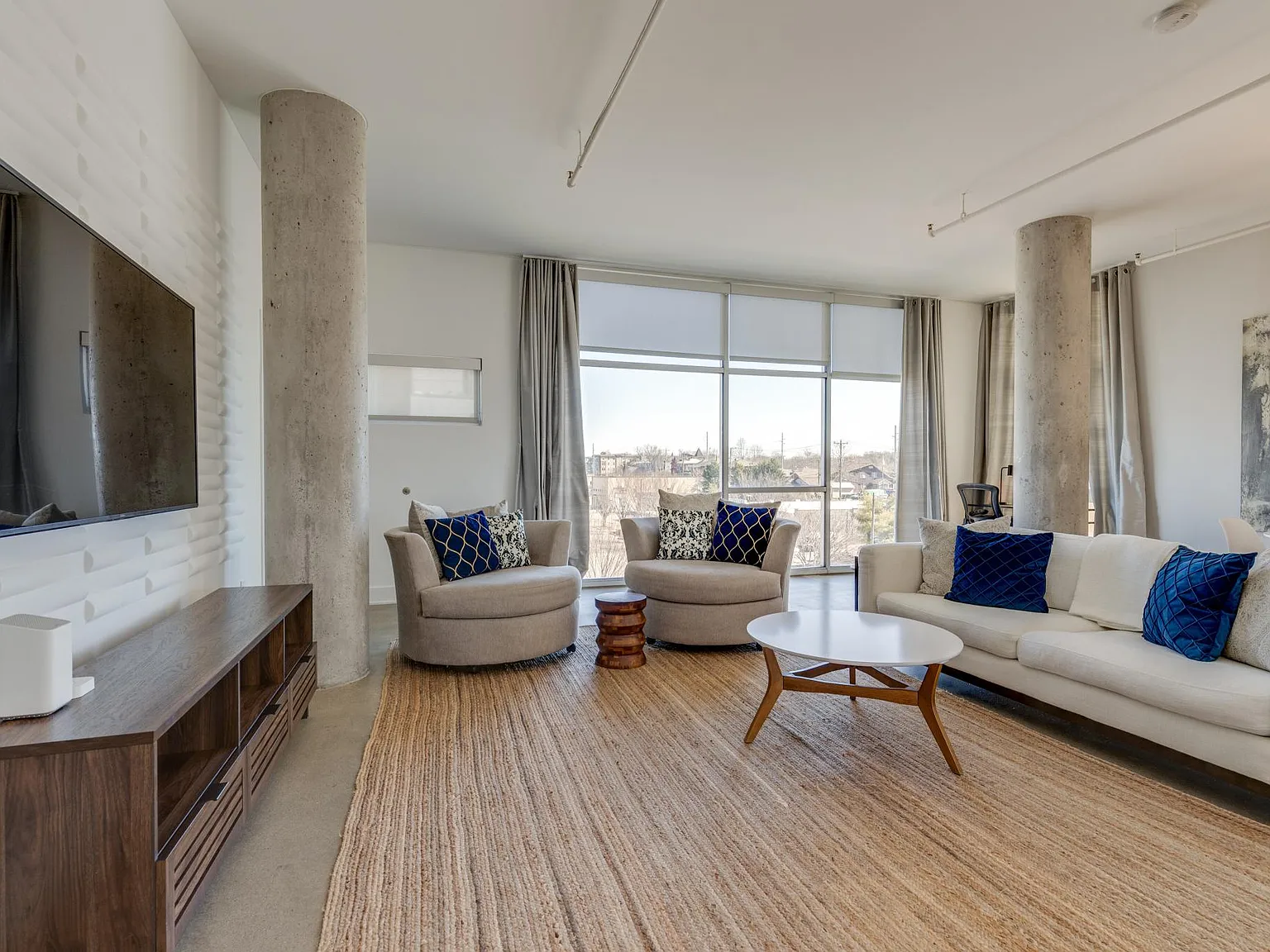 2 bed, 1546 sqft, $4,200 — Photo 1