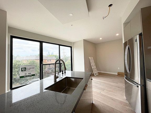 2nd image of 517 Poplar St #108-G