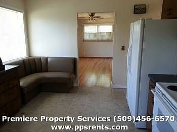 5th image of 3108 E 32nd Ave