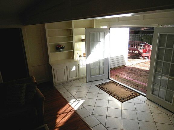 5th image of 4 Doral Cir