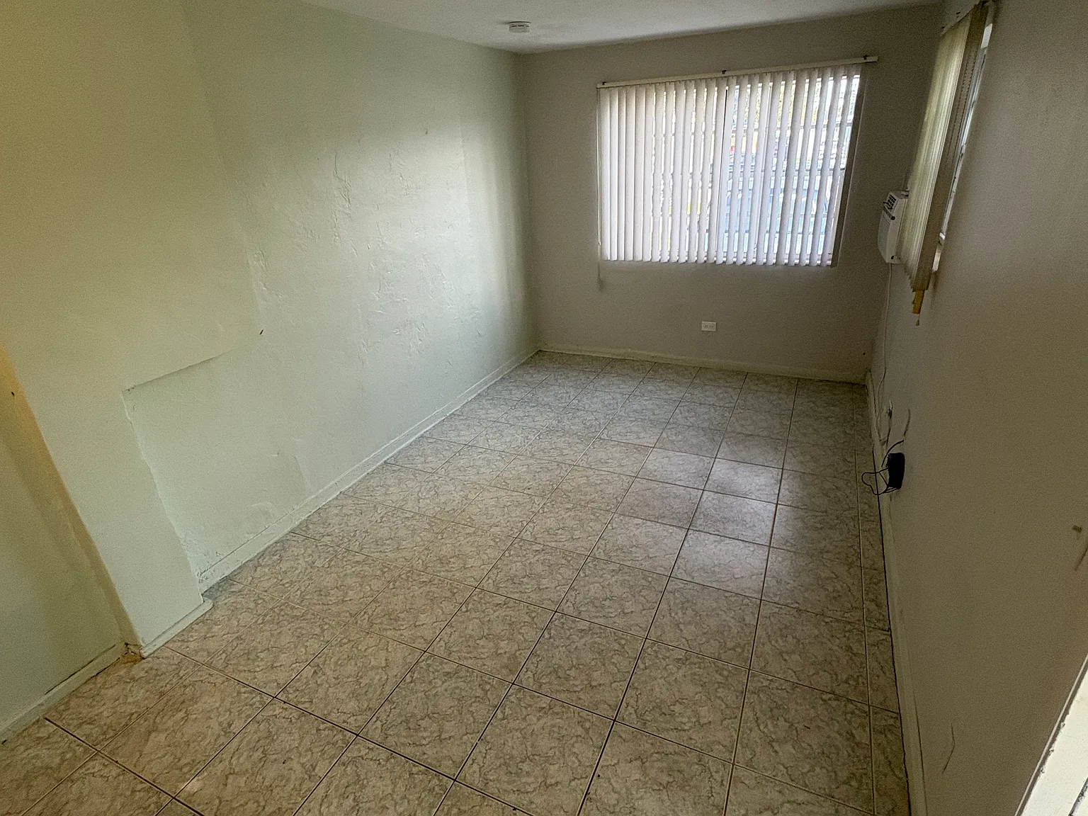 Studio, 300 sqft, $1,400 — Photo 4