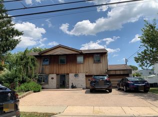 2841 Mandalay Beach Rd, Wantagh, NY 11793