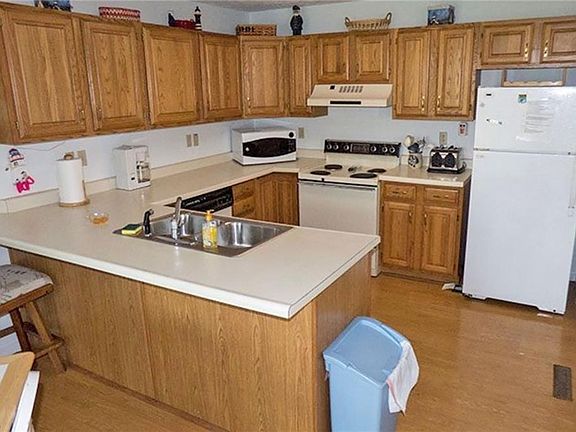 3rd image of 111 W Lakeshore Dr Unit E