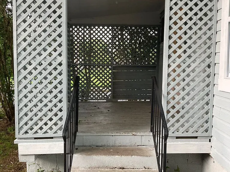 2 N McLin St — Photo 17