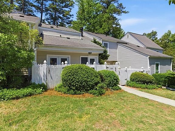 3rd image of 2696 Greentree Dr SE