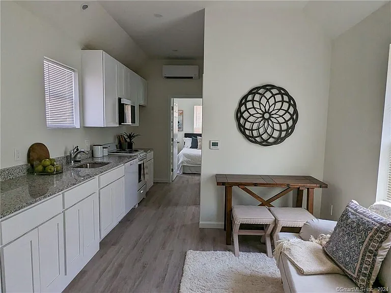 1187 N Broad St #9 — Photo 4