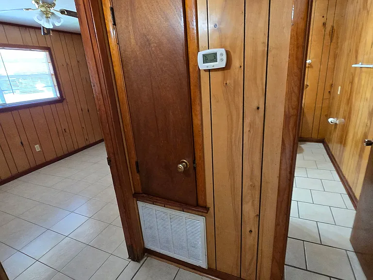 2047 Bradford Dr #B — Photo 7