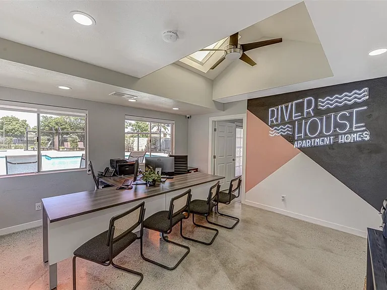 River House Apartments — Photo 30