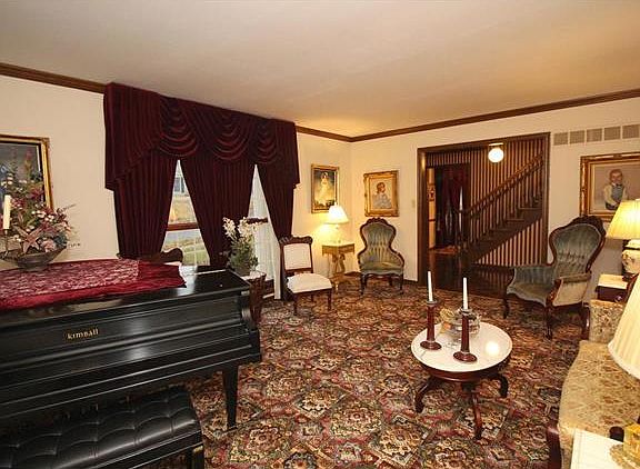 3rd image of 2356 Hollyhead Dr