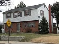 139 N Main St photo 1