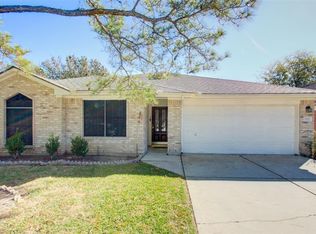 2811 Glencullen Ln, Pearland, TX 77584