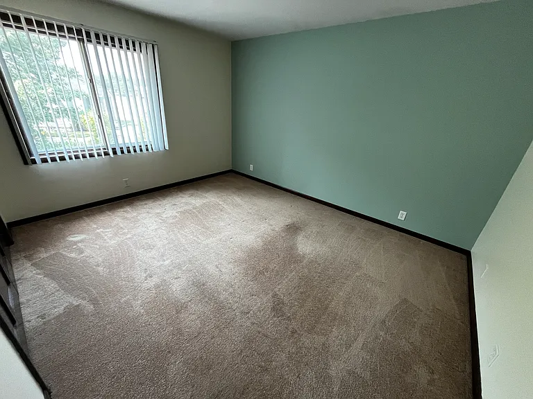 428 Butternut Dr #4 — Photo 8