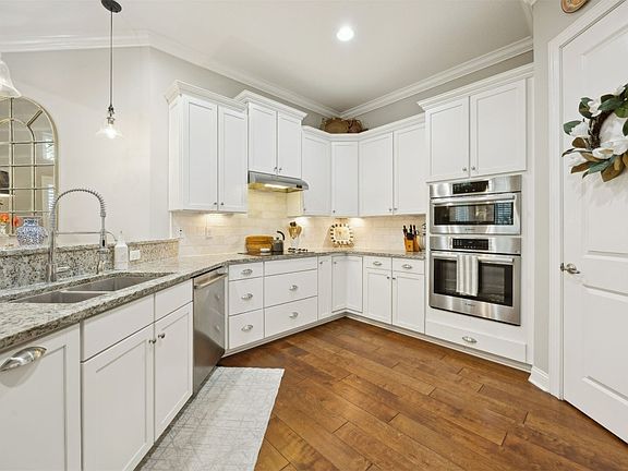 2nd image of 95158 Summerwoods Cir Unit 2001